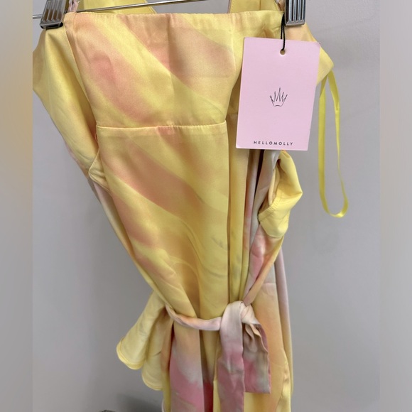 HELLO MOLLY STARTS WITH A KISS DRESS YELLOW - Picture 7 of 8